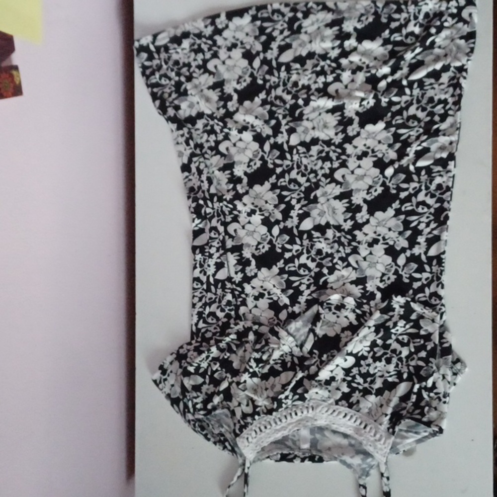 Size 10 Black and White Flower dress